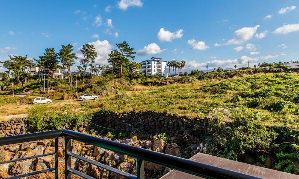 Cutie Pie Hotel Jeju Exterior photo