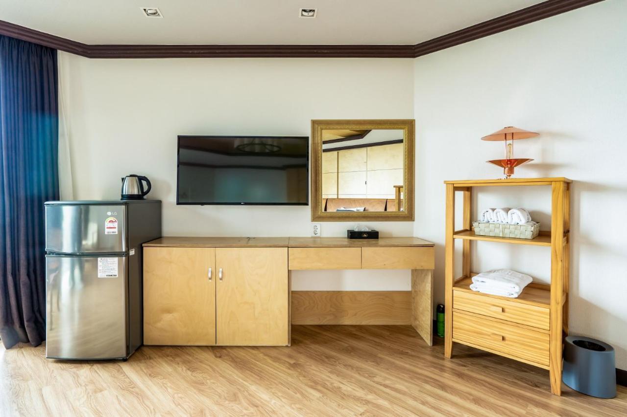 Cutie Pie Hotel Jeju Exterior photo